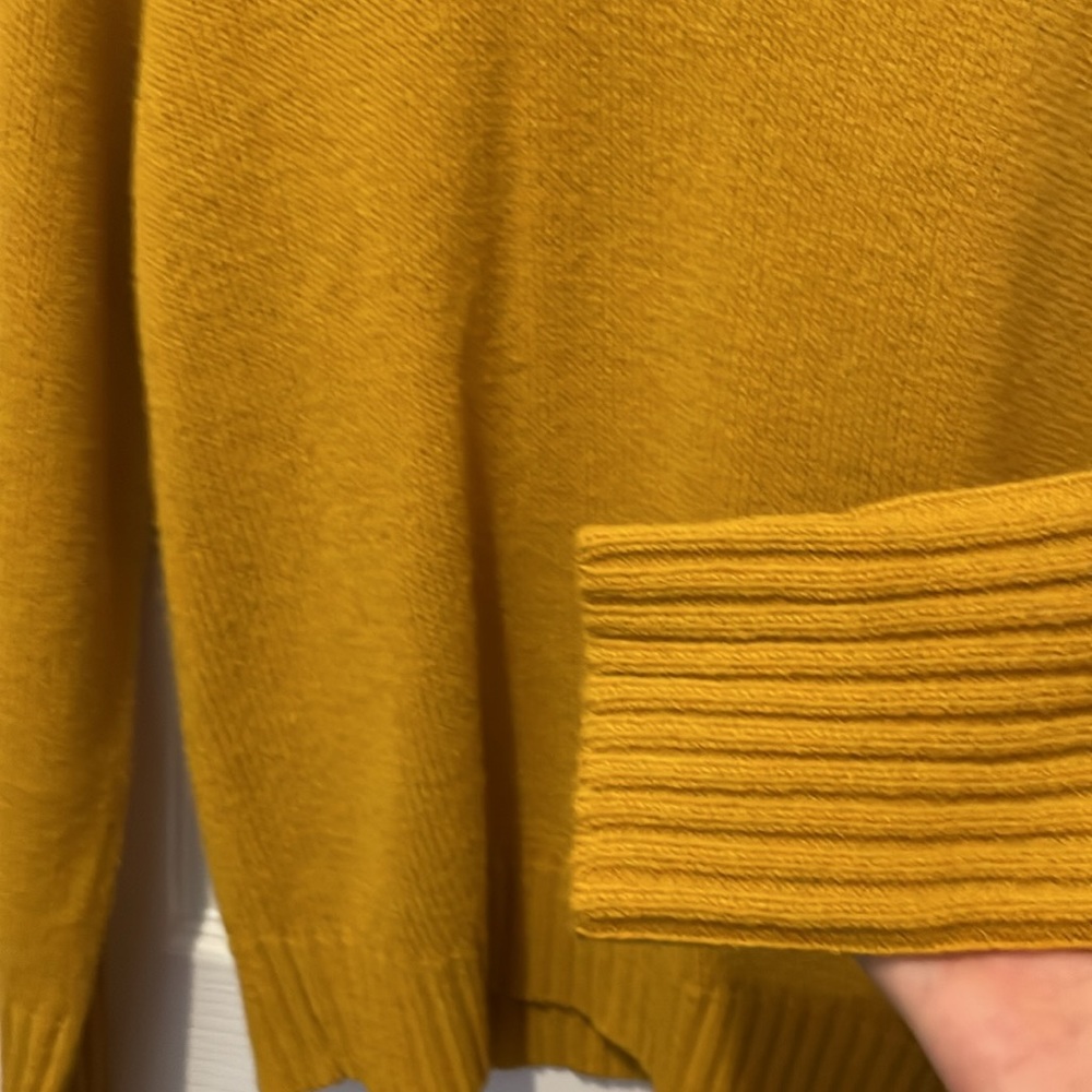 Yellow Sweater - Picture 5 of 5